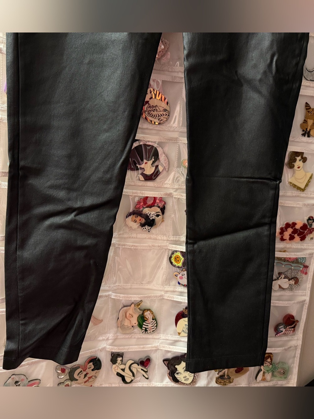 ๐2/$44๐NWOT Unique Vintage Black Vegan Leather Rizzo Cigarette Pants - Picture 8 of 11